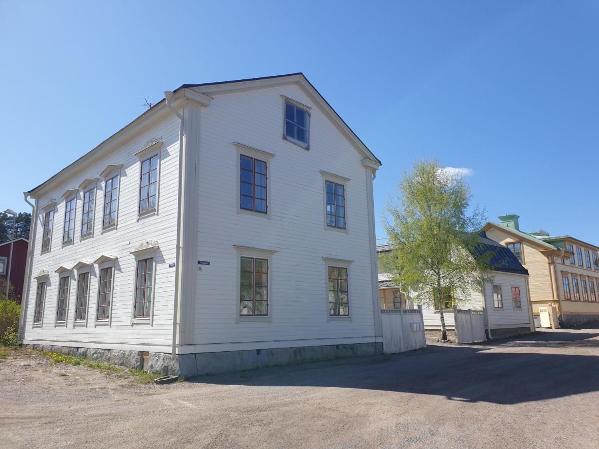 Vaelrenoverad Fin Laegenhet I Charmigt Omrade Söderhamn Exteriér fotografie